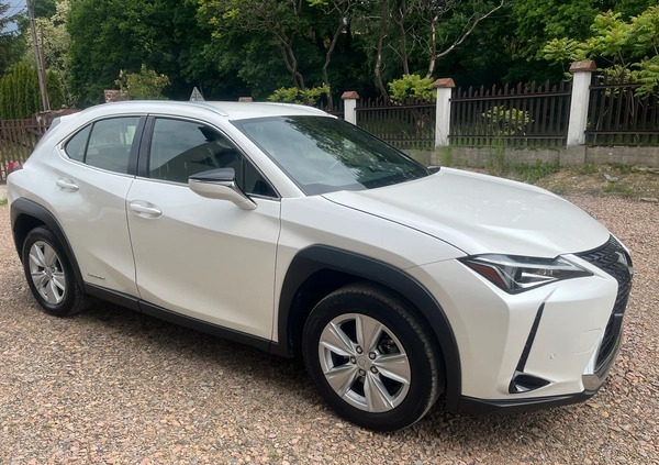 Lexus UX cena 105000 przebieg: 79000, rok produkcji 2021 z Błażowa małe 529